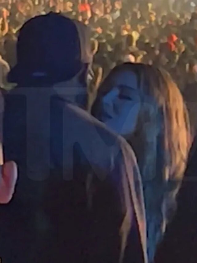 Larsa Pippen was spotted getting quite close to Michael Jordan’s son Marcus Jordan at the music concert.